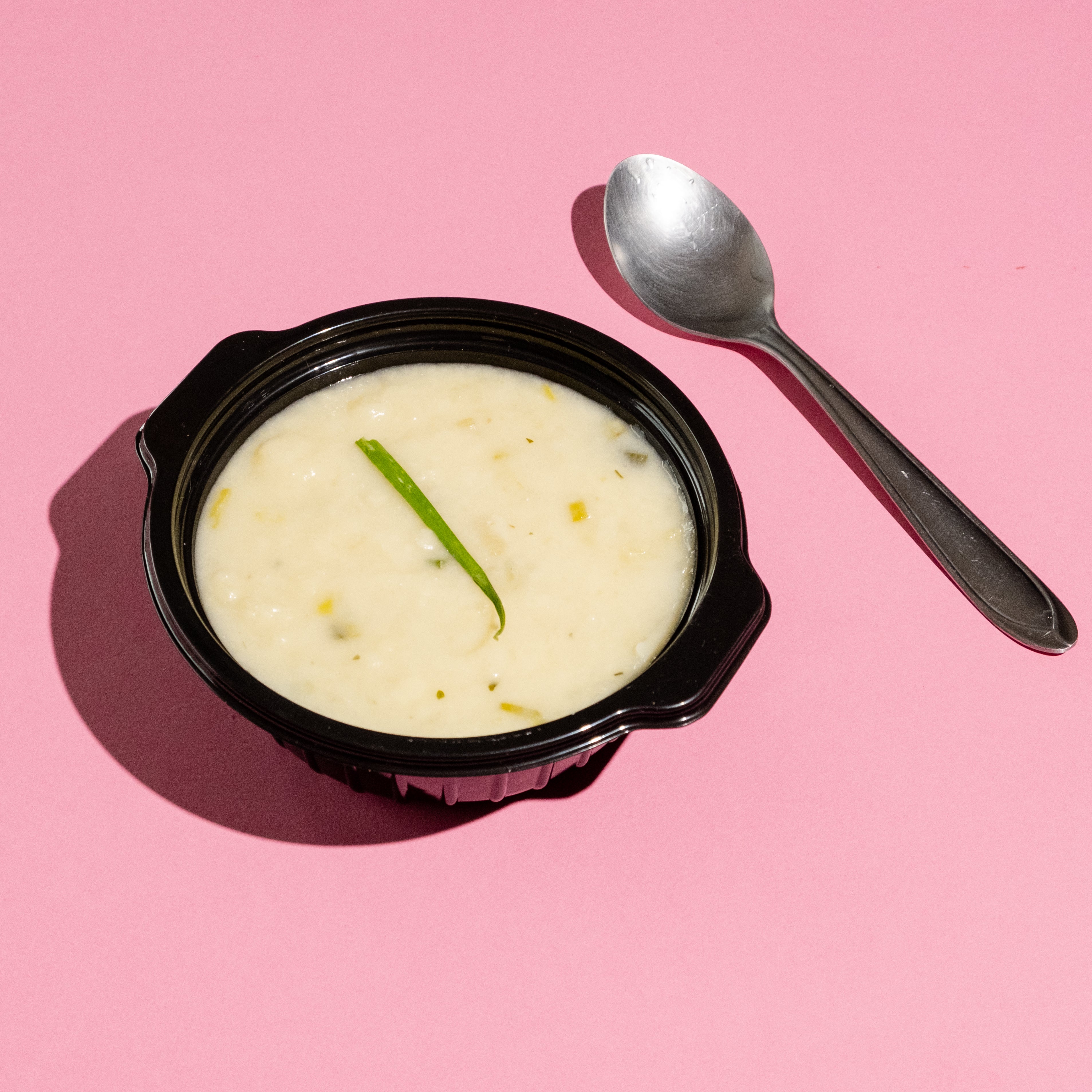 Caldo de Batata inglesa com carne desfiada